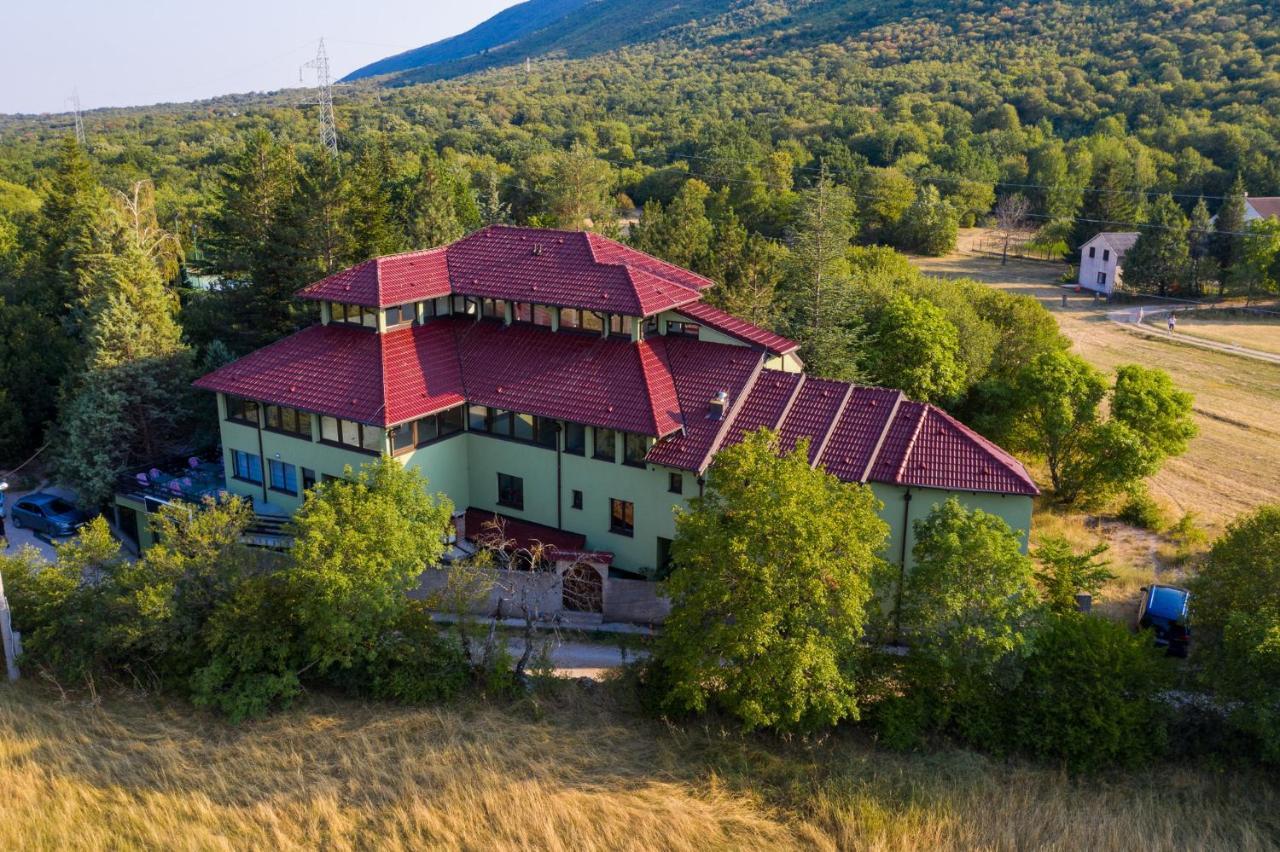 Holiday Resort Zlatni Dol Mostar Goranci Zewnętrze zdjęcie